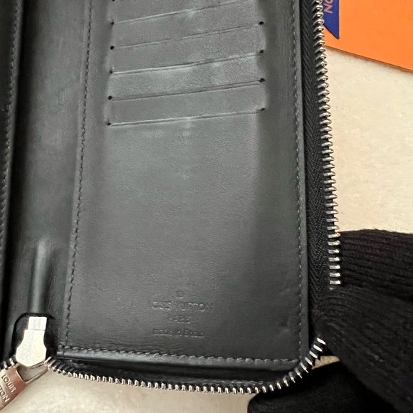 Authentic Louis Vuitton Graphite Long Zip Wallet - Picture 11 of 12